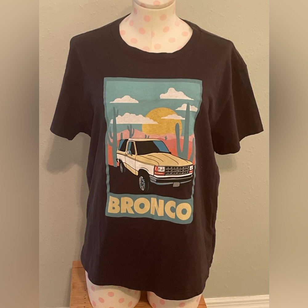 Women’s XL Ford Bronco T Shirt vintage style